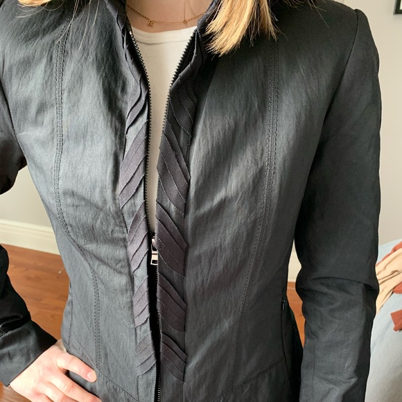 Ellie Tahari - fitted blazer - Picture 9 of 10